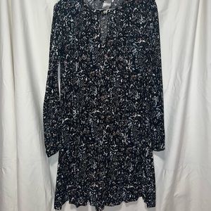 patterned short dress, size medium, BRAND NEW